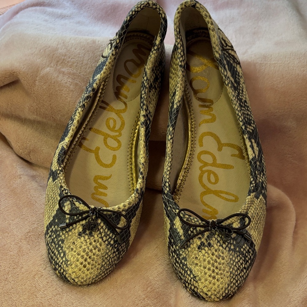 Sam Edelman Cream and Blue Snake Print Flats